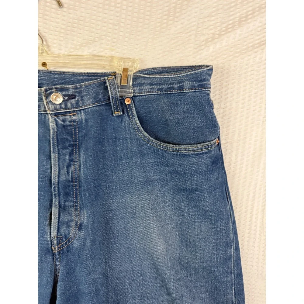 Levis 501 Original Fit Mens Jeans 40x30 Medium Wash Blue Straight Leg Button Fly